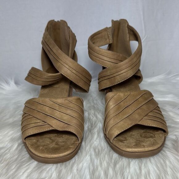 Bella Vita Quinelle Natural Beige Criss-Cross Heeled Sandals Sz 12 Wide Width - Picture 2 of 6
